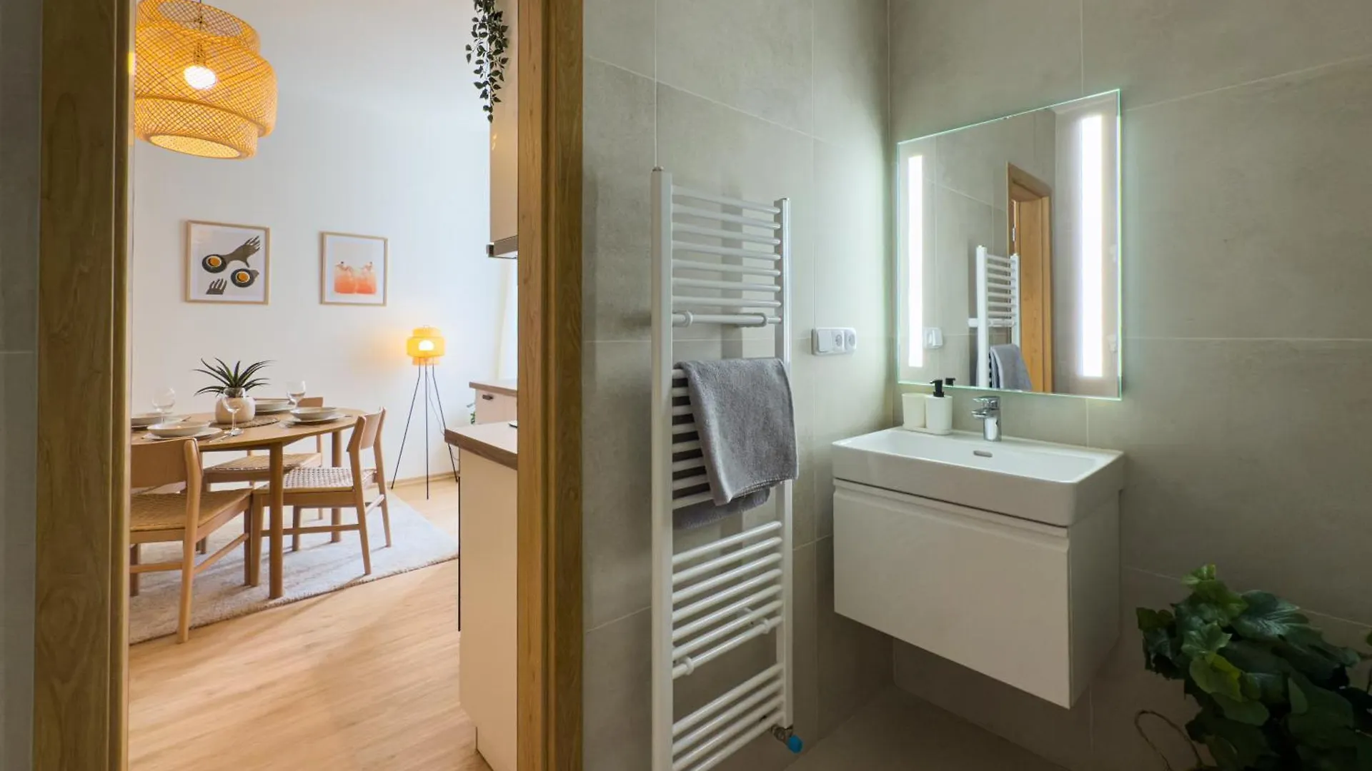 100M2 Wenceslas Comfort, 3Bdr With Netflix Prag