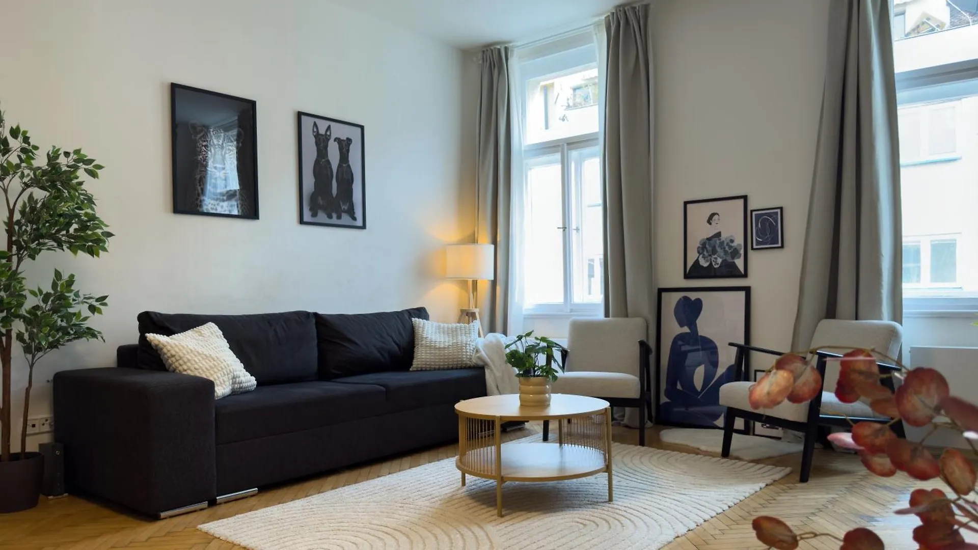 100M2 Wenceslas Comfort, 3Bdr With Netflix Prag 0*,  Tjekkiet