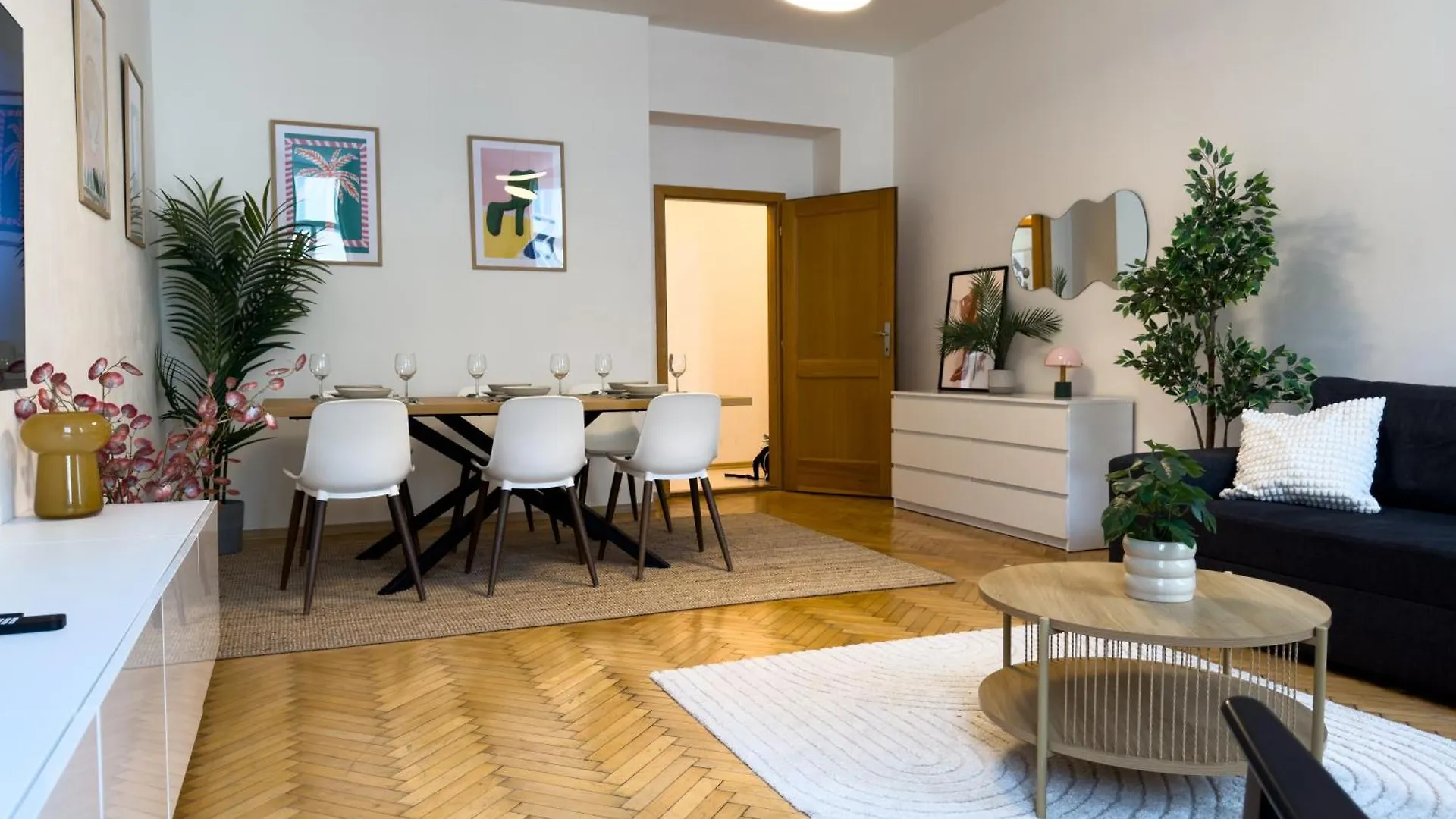 100M2 Wenceslas Comfort, 3Bdr With Netflix Prag